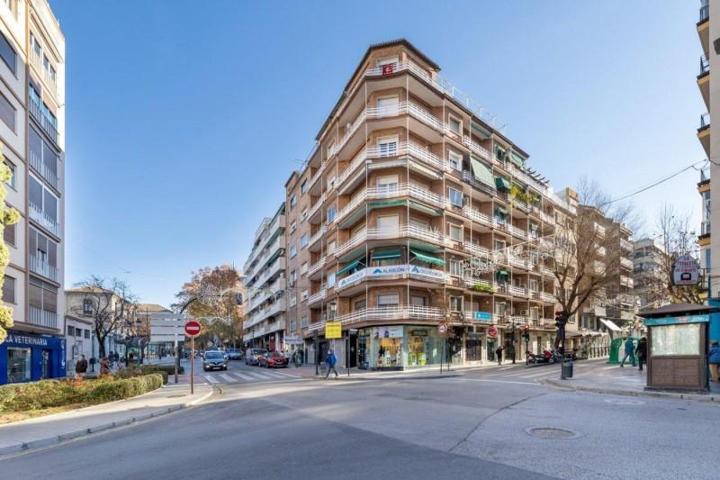 Habitación en alquiler en Granada, Gran capitan photo 0