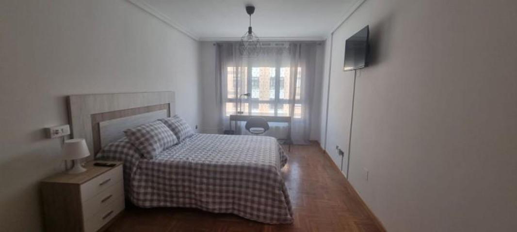 Habitación en alquiler en Oviedo, Plaza Primo de Rivera photo 0