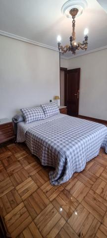 Habitación en alquiler en Oviedo, General Elorza photo 0