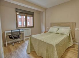 Habitación en alquiler en Oviedo, Ciudad Naranco photo 0