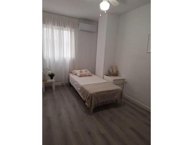 Habitación en alquiler en Málaga photo 0