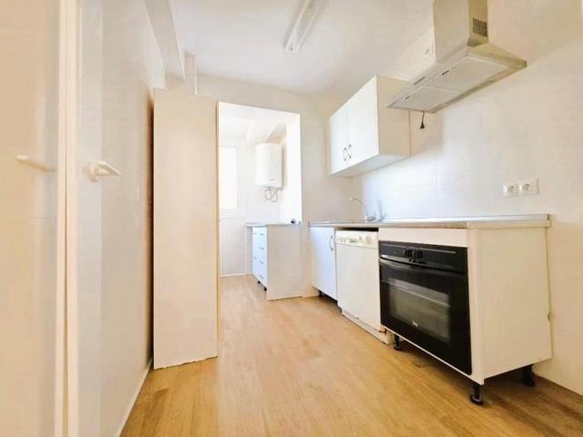 Habitación en alquiler en Málaga, Huelin photo 0