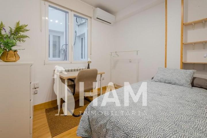 Habitación en alquiler en Madrid, Centro photo 0