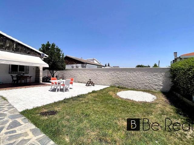Habitación en alquiler en Villanueva de la Cañada, Liceo Moliére photo 0