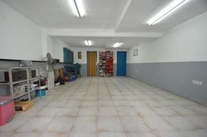 Local comercial en venta en Santa Coloma de Gramenet, Fondo photo 0