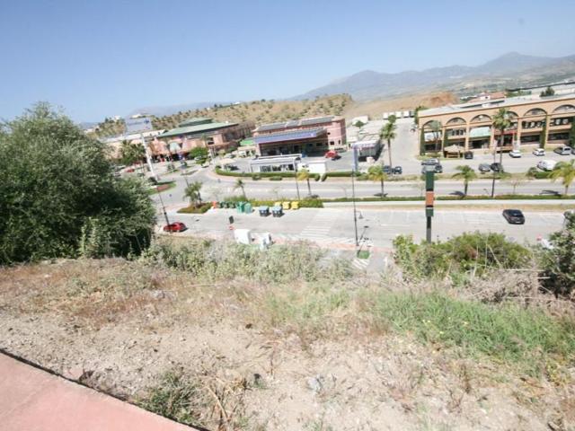 Parcela en venta en Coín photo 0