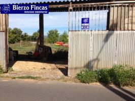 Parcela en venta en Ponferrada, Columbrianos photo 0