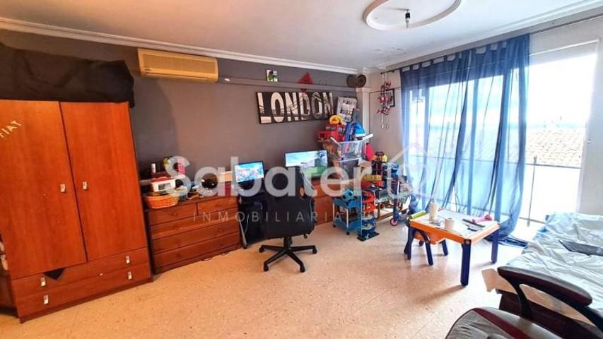 Piso en venta en Ador, Ador photo 0