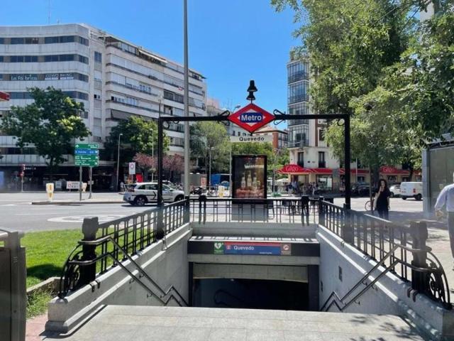 Local comercial en venta en Madrid, Madrid photo 0