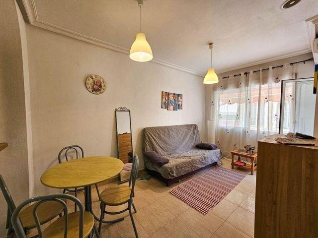 Apartamento en venta en Torrevieja, Centro photo 0