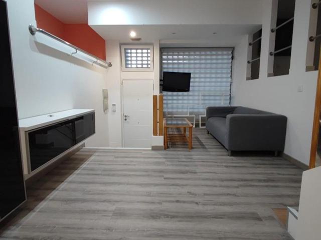 Local comercial en venta en Vigo, Doblada photo 0