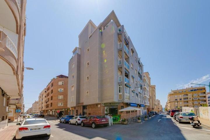 Apartamento en venta en Torrevieja, Playa del Cura photo 0
