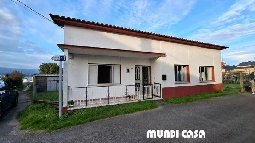 Casa en venta en Boiro, Boiro photo 0
