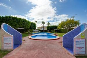 Bungalow en venta en Torrevieja, Paraje natural photo 0