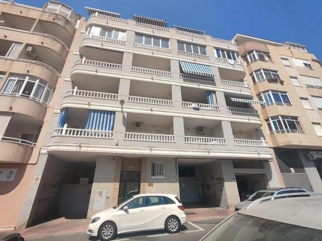 Apartamento en venta en Torrevieja, Habaneras photo 0