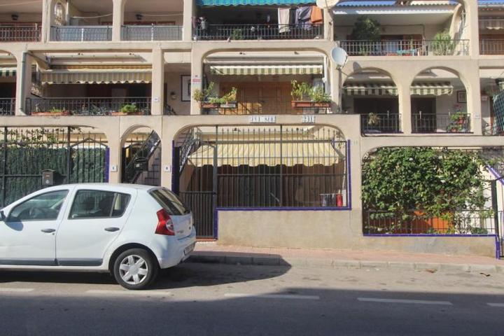 Apartamento en venta en Torrevieja, Curva del Palangre photo 0