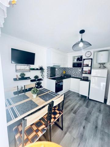 Apartamento en venta en Torrevieja, Curva del Palangre photo 0