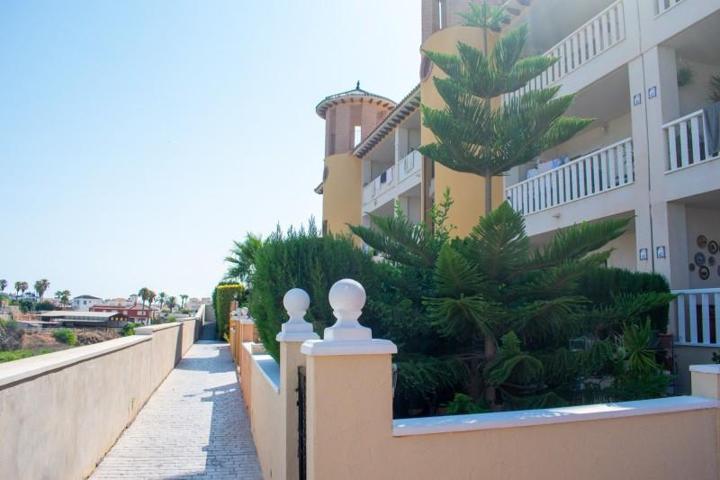 Apartamento en venta en Orihuela Costa, Lomas de Cabo Roig-Los Dolses photo 0
