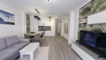 Apartamento en venta en Torrevieja, Centro photo 0