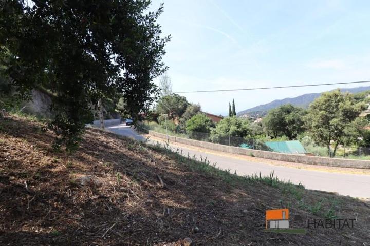 Parcela en venta en Cabrils, La Llobera photo 0