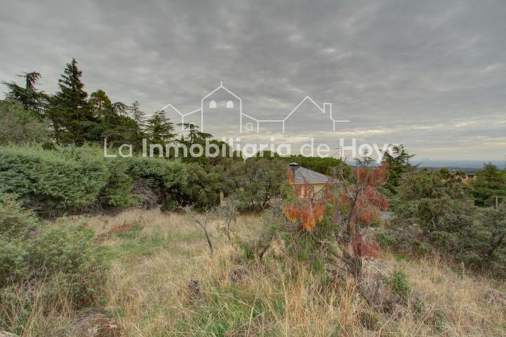 Parcela en venta en Hoyo de Manzanares, Casco urbano photo 0