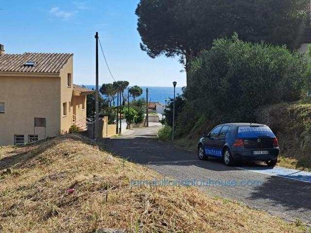 Parcela en venta en Llançà photo 0