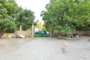 Parcela en venta en Iznalloz, Iznalloz pueblo photo 0