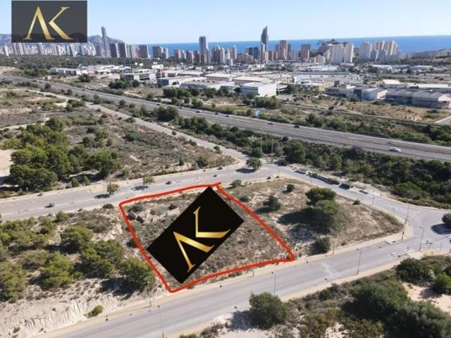 Parcela en venta en Finestrat, Seascape resort photo 0