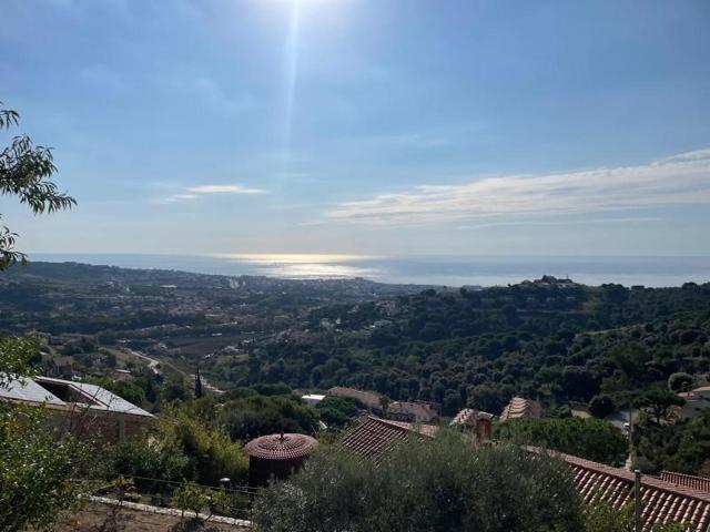 Parcela en venta en Alella, Mas Coll photo 0