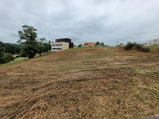 Parcela en venta en Oviedo, Montecerrao photo 0