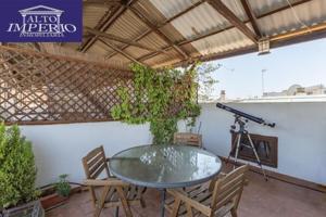 Adosada en venta en Granada, Gran via photo 0