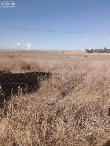 Parcela en venta en Sanlúcar la Mayor, Sanlucar La Mayor photo 0