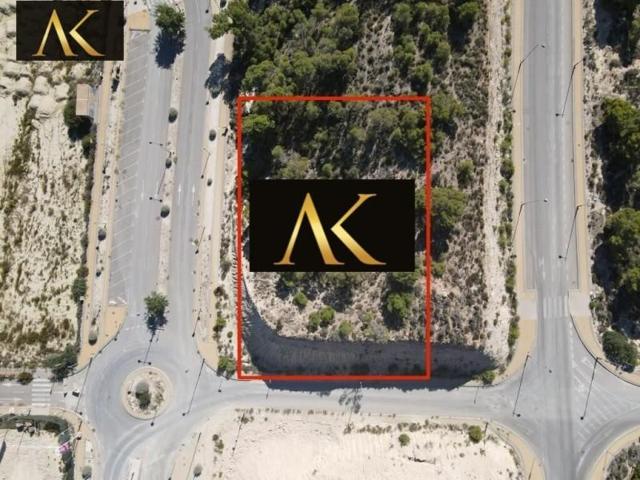 Parcela en venta en Finestrat, Seascape resort photo 0