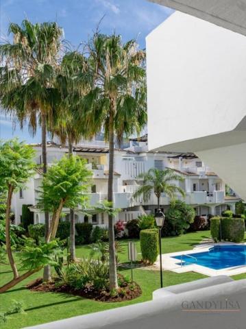 Apartamento en venta en Marbella, Los Naranjos photo 0