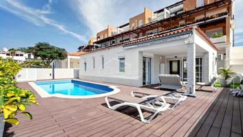 Chalet en venta en Arona photo 0