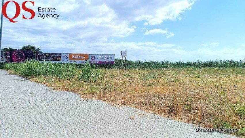 Parcela en venta en Palafolls, Pol. industrial photo 0