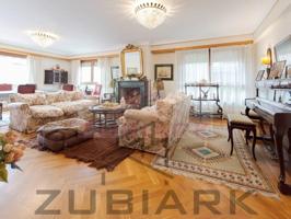 Casa con terreno en venta en Irun, Mendibil photo 0