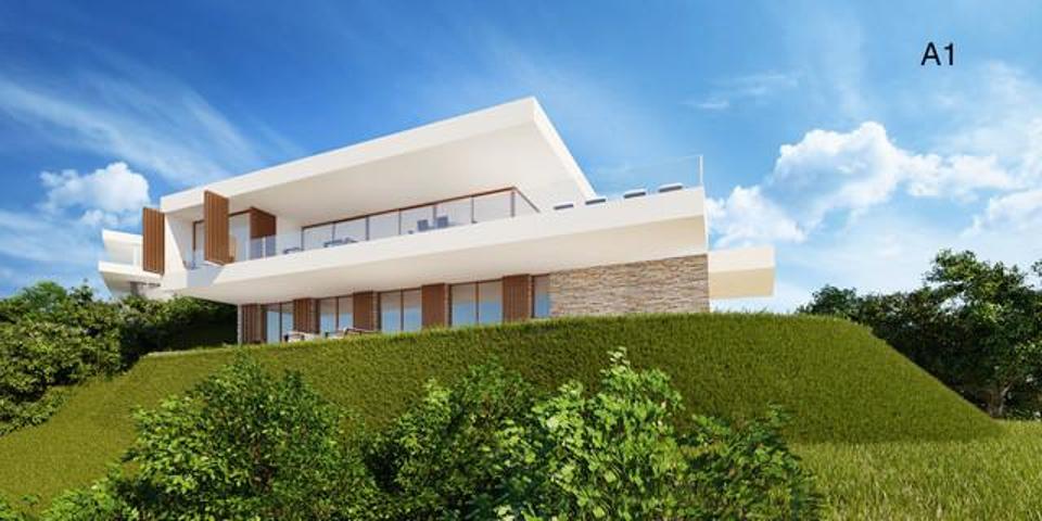 Parcela en venta en Marbella, Este - Los Monteros photo 0