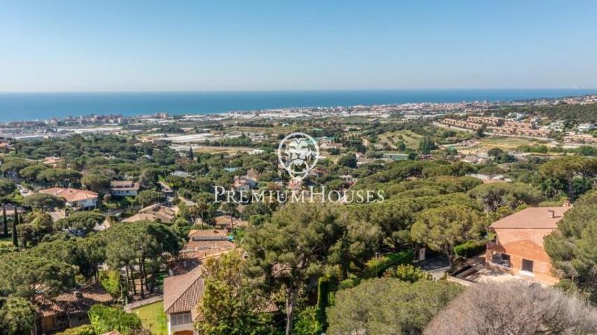 Parcela en venta en Cabrils, Montcabrer photo 0