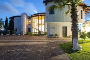 Chalet en venta en Benahavís, Benahavis photo 0