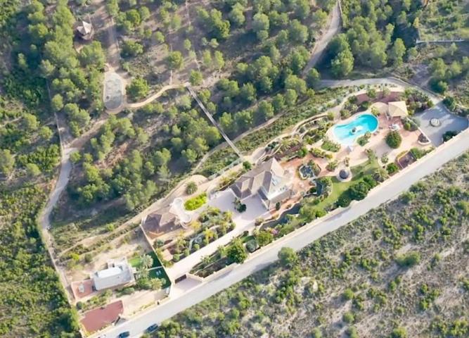 Chalet en venta en La Nucia, Coloma photo 0