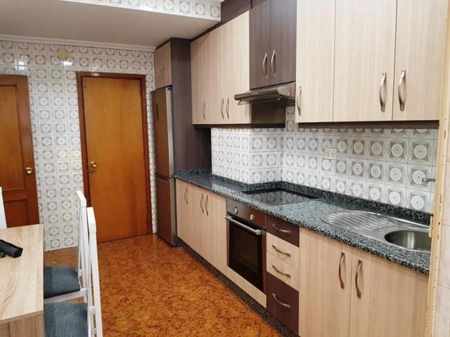 Habitación en alquiler en Ourense, Rúa San Rosendo H4, 32001 photo 0