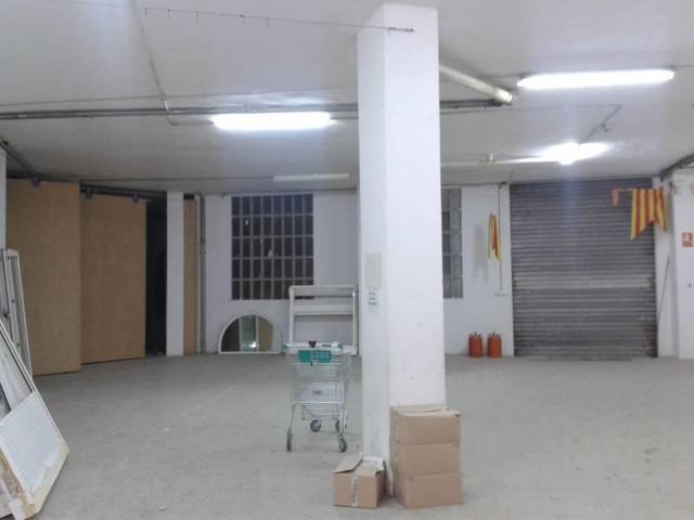Local comercial en alquiler en Ontinyent, Almaig photo 0