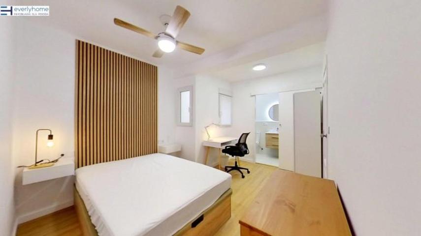 Habitación en alquiler en Valencia, Mont-Olivet photo 0