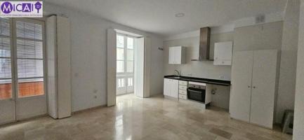 Piso en alquiler en Cádiz, Ayuntamiento - Catedral photo 0