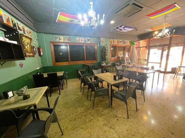 Local comercial en alquiler en Quart de Poblet, Zona Polideportivo photo 0