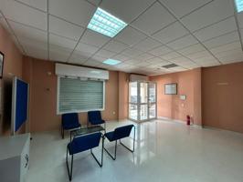 Local comercial en alquiler en Alcalá del Río, Andalucia photo 0