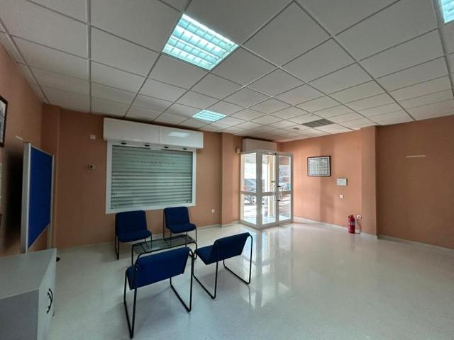 Local comercial en alquiler en Alcalá del Río, Andalucia photo 0