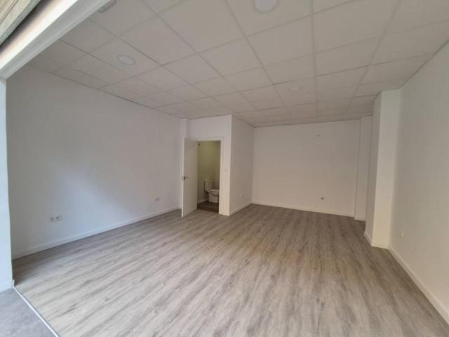 Local comercial en alquiler en Valencia, Doctor Manuel Candela photo 0