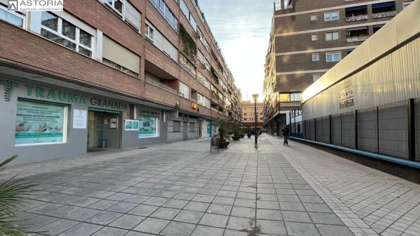 Local comercial en alquiler en Granada, Ronda - Arabial photo 0